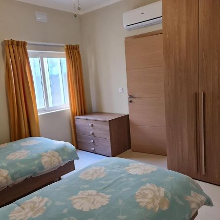 Sea Breeze Appartement Zebbug  Buitenkant foto